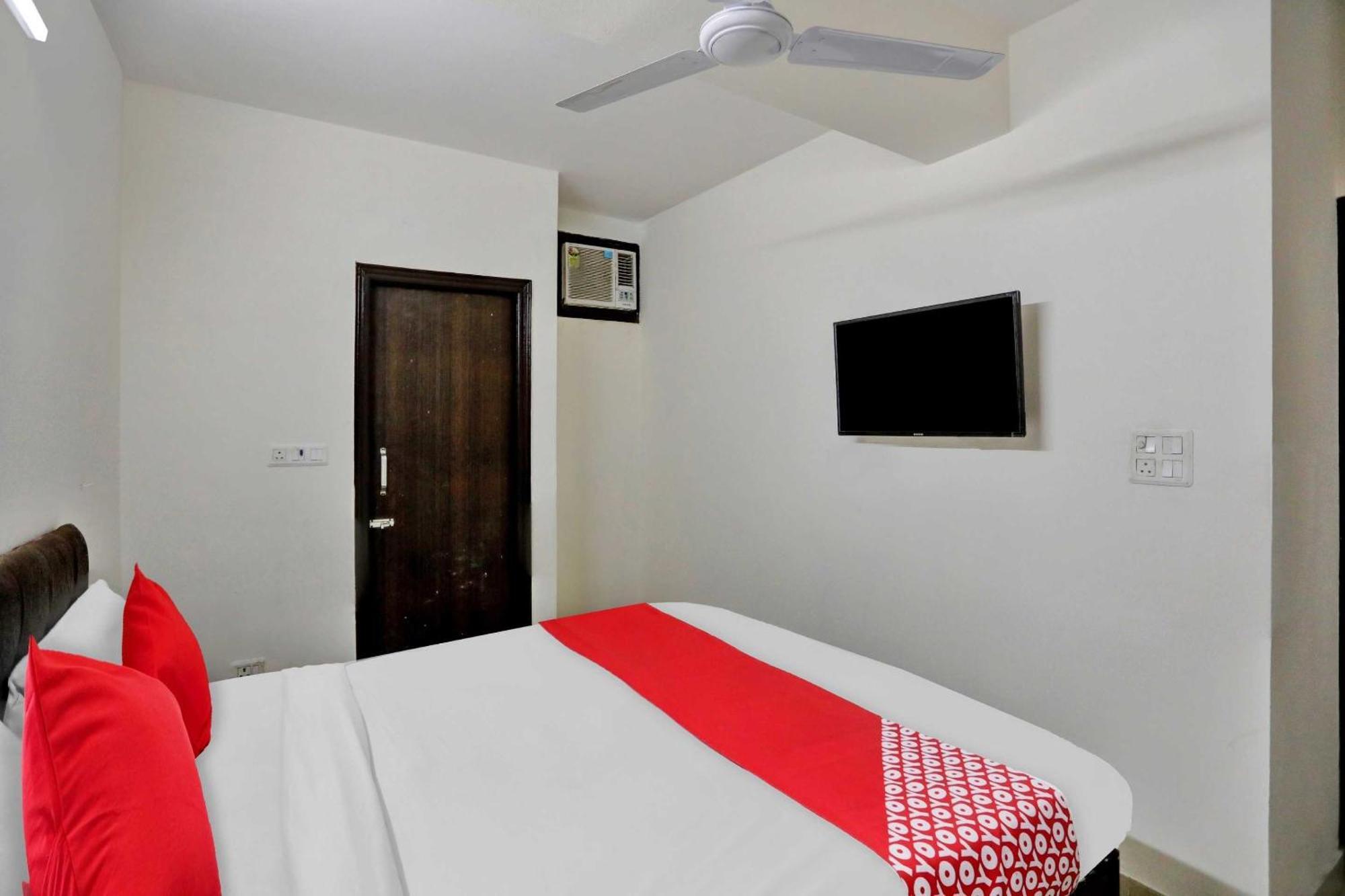 Hotel Super Collection O Kalkaji Delhi Formerly Pragya Palace