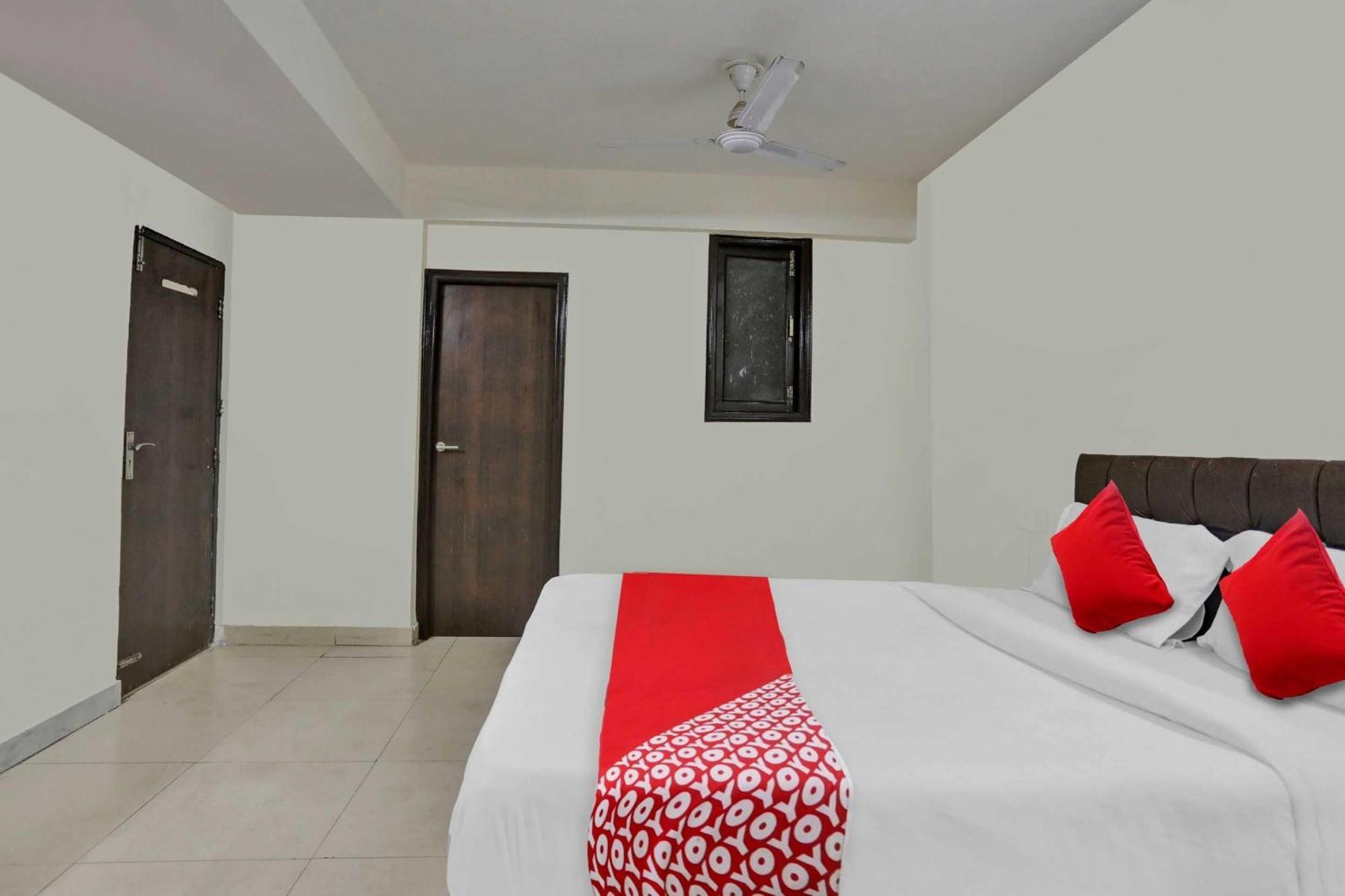 Hotel Super Collection O Kalkaji Delhi Formerly Pragya Palace New Delhi